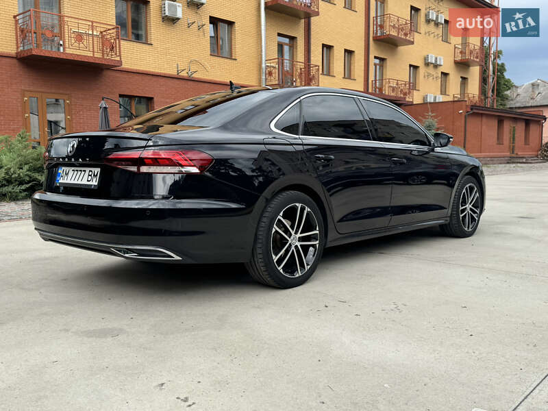 Седан Volkswagen Passat 2020 в Коростене