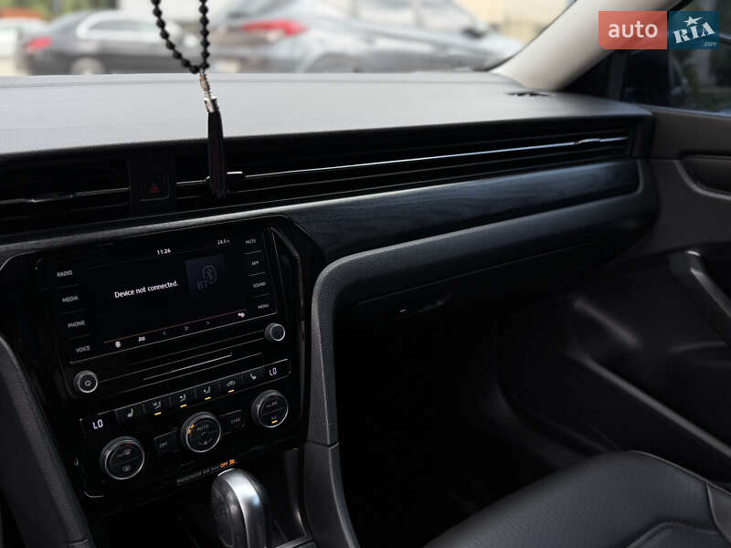 Седан Volkswagen Passat 2020 в Коростене