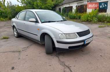 Седан Volkswagen Passat 1996 в Олевске
