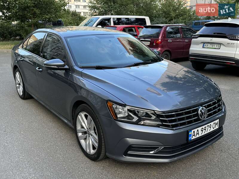 Седан Volkswagen Passat 2018 в Киеве