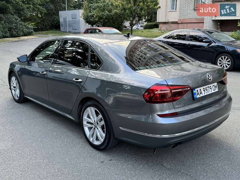 Седан Volkswagen Passat 2018 в Киеве