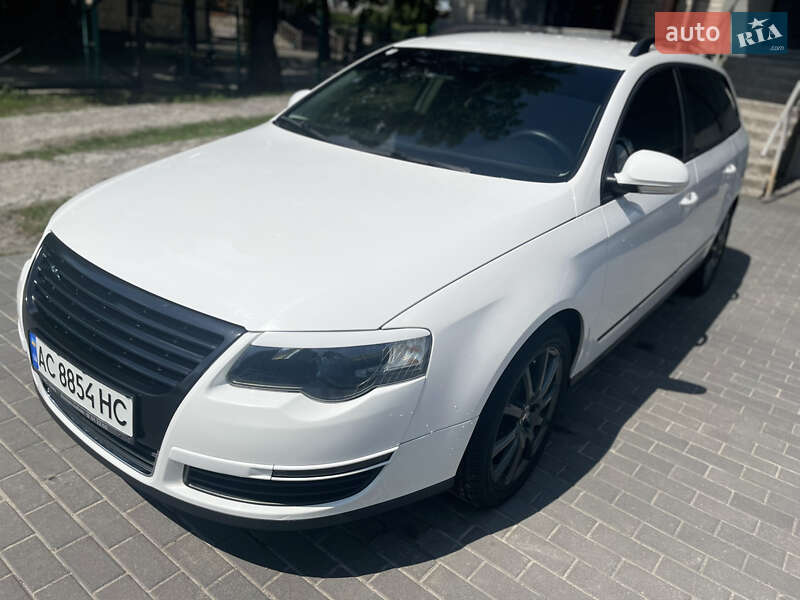 Універсал Volkswagen Passat 2009 в Луцьку
