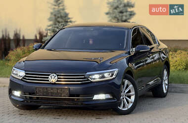 Седан Volkswagen Passat 2015 в 