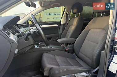 Седан Volkswagen Passat 2015 в 