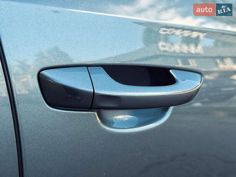 Седан Volkswagen Passat 2016 в Києві