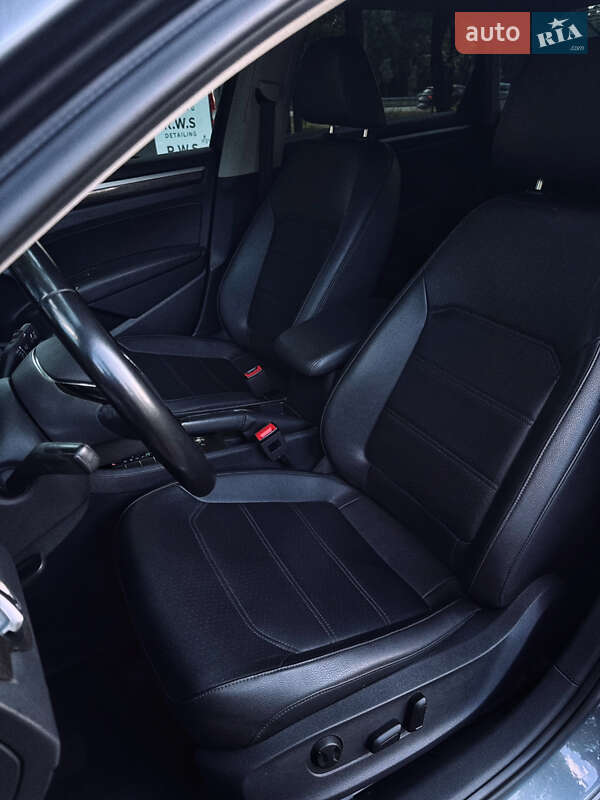 Седан Volkswagen Passat 2016 в Києві