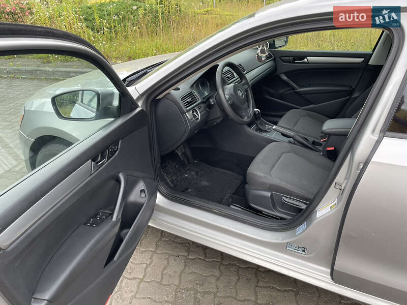 Седан Volkswagen Passat 2012 в Шумске