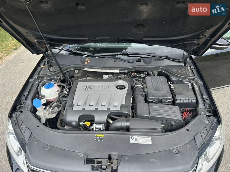 Универсал Volkswagen Passat 2014 в Киеве