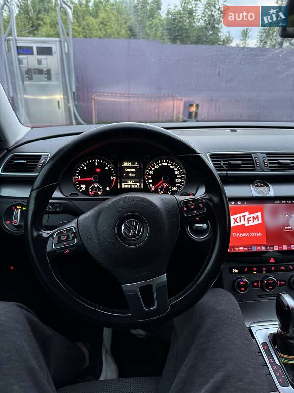 Универсал Volkswagen Passat 2012 в Львове