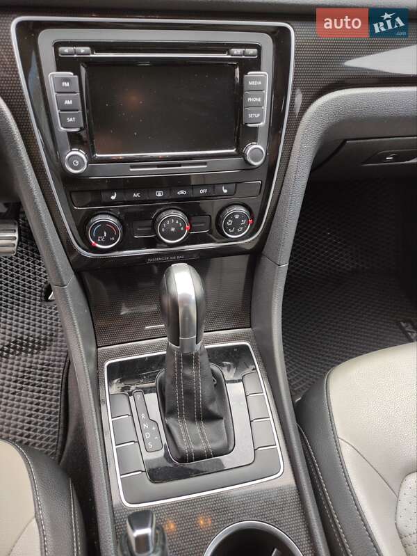 Седан Volkswagen Passat 2014 в Киеве