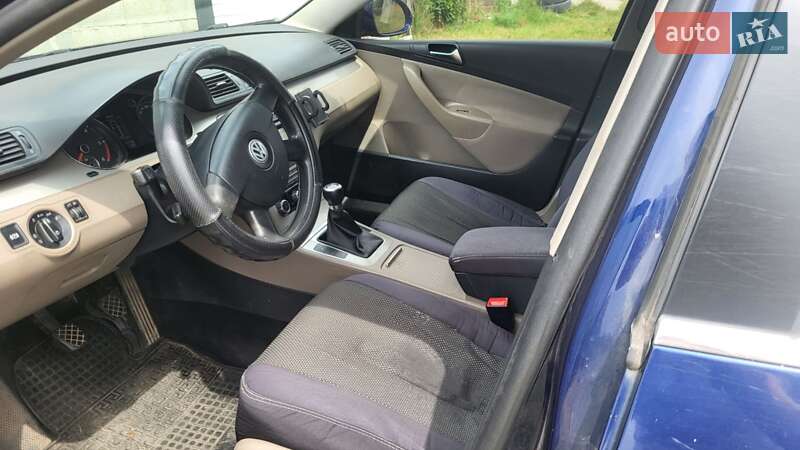 Універсал Volkswagen Passat 2010 в Рівному