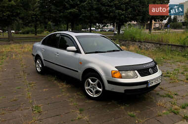 Седан Volkswagen Passat 1997 в Житомирі