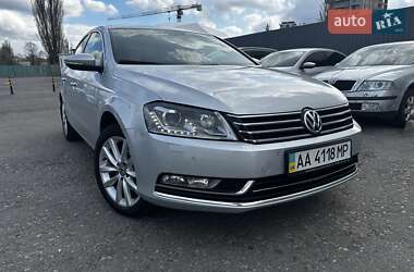 Седан Volkswagen Passat 2013 в Києві
