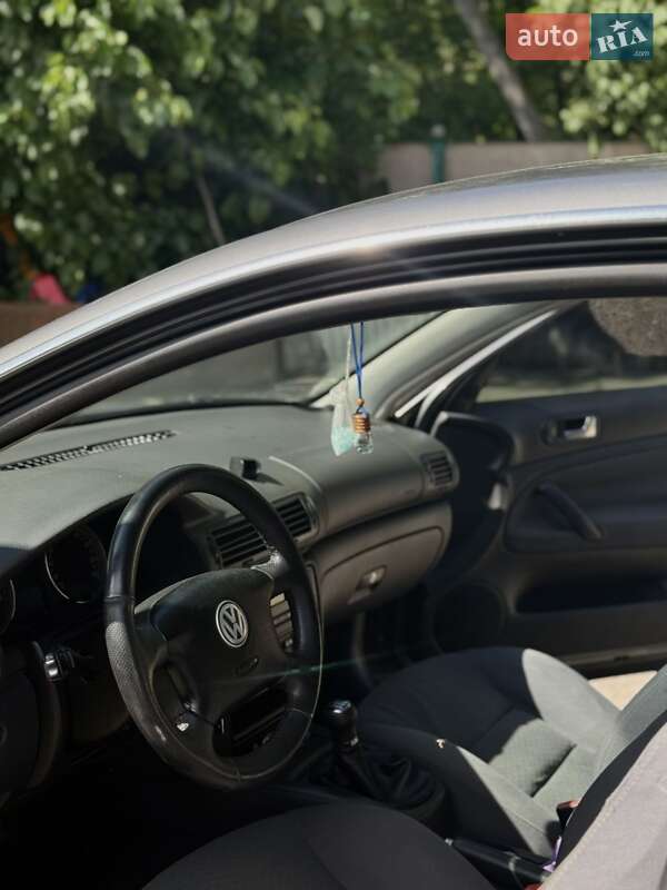 Седан Volkswagen Passat 2004 в Виннице