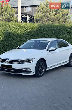 Седан Volkswagen Passat 2017 в Львові