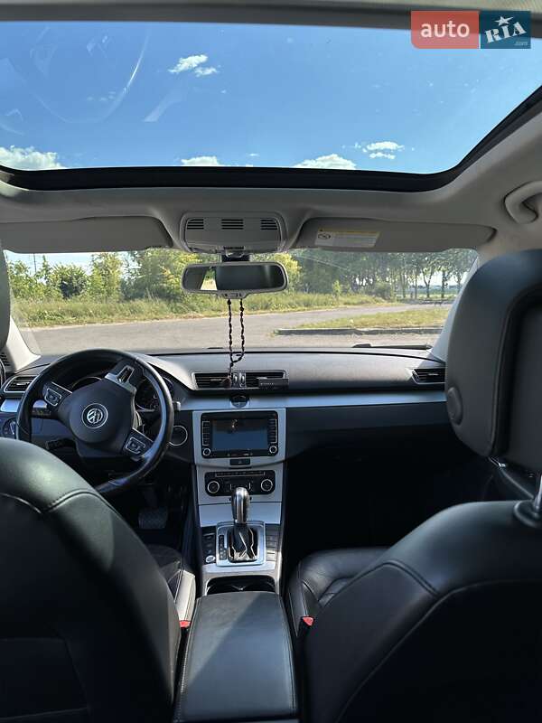 Універсал Volkswagen Passat 2010 в Києві