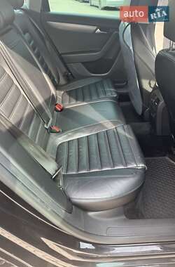 Универсал Volkswagen Passat 2013 в 