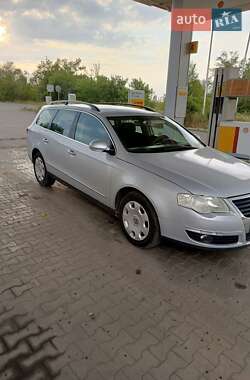Універсал Volkswagen Passat 2006 в Марганці