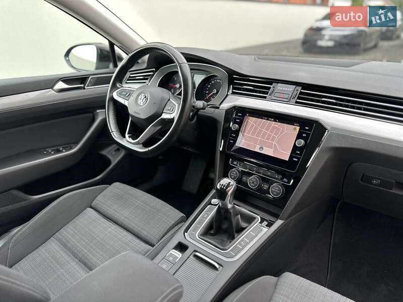 Универсал Volkswagen Passat 2020 в Ужгороде