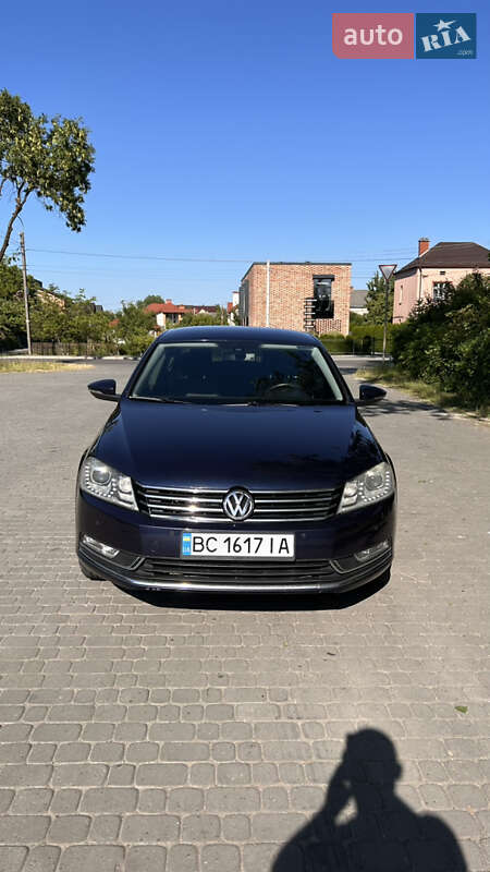 Седан Volkswagen Passat 2011 в Городке