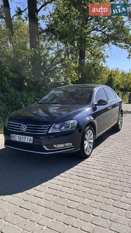 Седан Volkswagen Passat 2011 в Городке