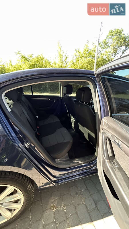Седан Volkswagen Passat 2011 в Городке