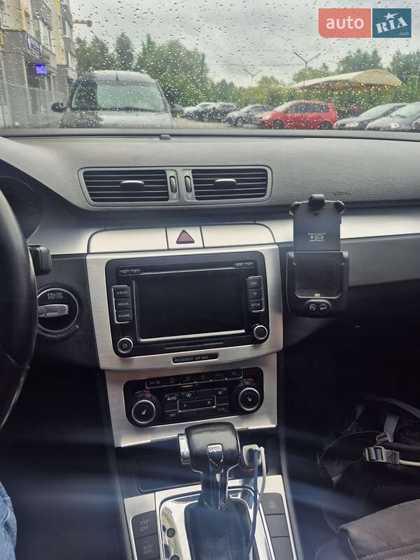 Універсал Volkswagen Passat 2010 в Львові