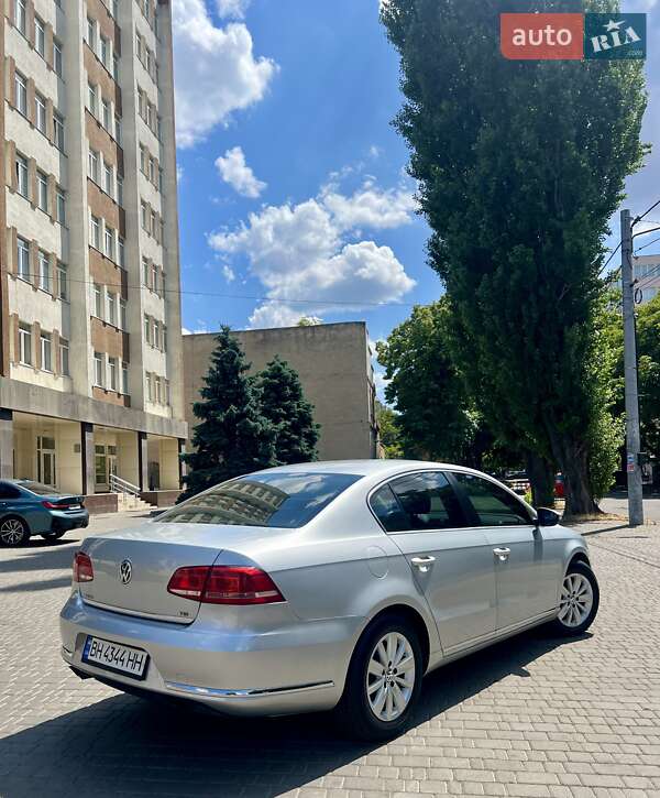 Volkswagen Passat 2011