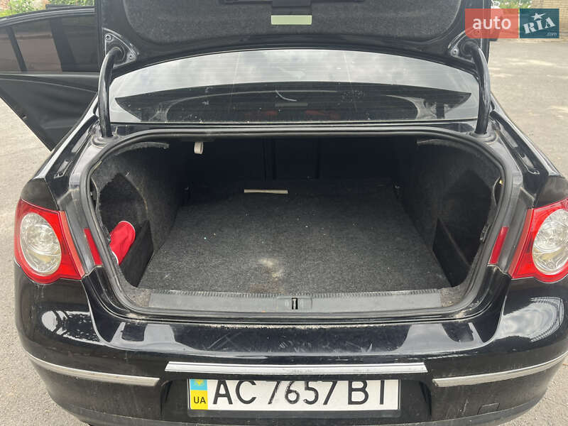 Седан Volkswagen Passat 2006 в Владимире