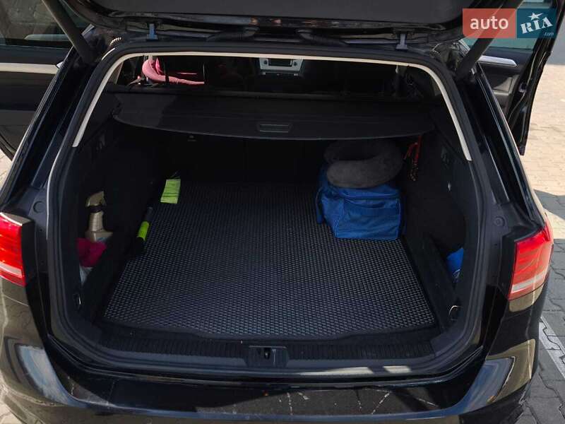 Универсал Volkswagen Passat 2016 в Киеве