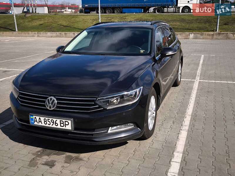 Универсал Volkswagen Passat 2016 в Киеве