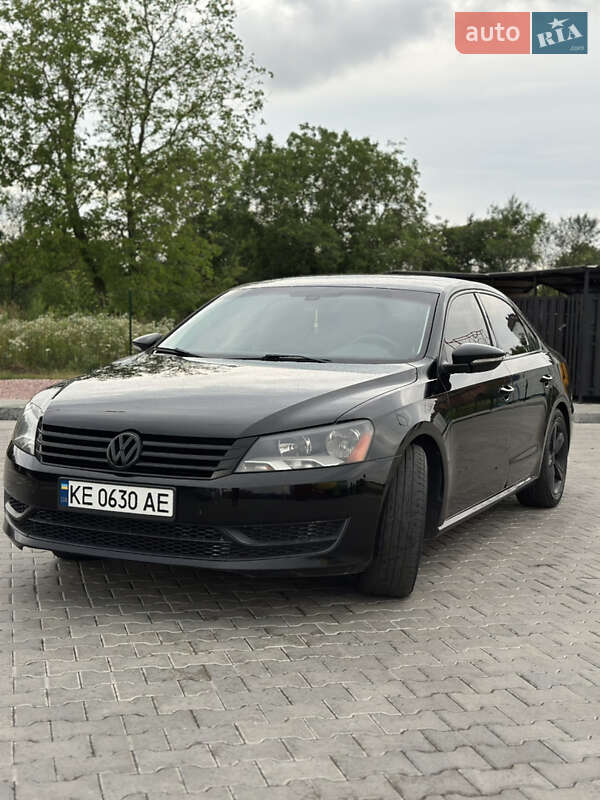 Седан Volkswagen Passat 2011 в Стрые