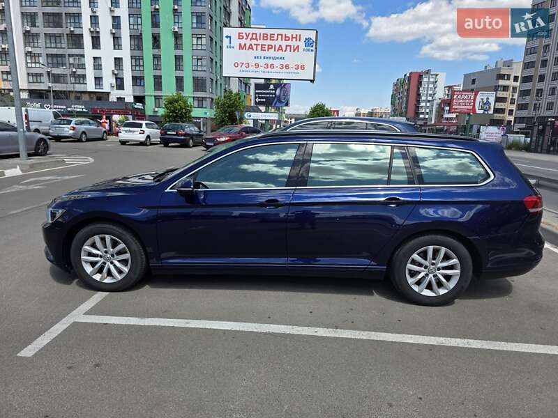 Универсал Volkswagen Passat 2017 в Киеве