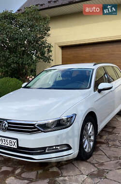 Универсал Volkswagen Passat 2015 в Тернополе