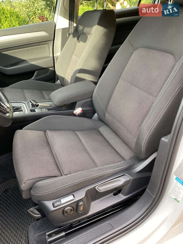 Универсал Volkswagen Passat 2015 в Тернополе фото 11 Универсал Volkswagen Passat 2015 в Тернополе