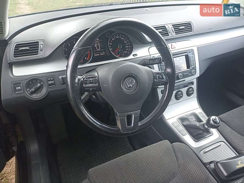 Универсал Volkswagen Passat 2009 в Вараше
