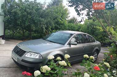Седан Volkswagen Passat 2001 в 