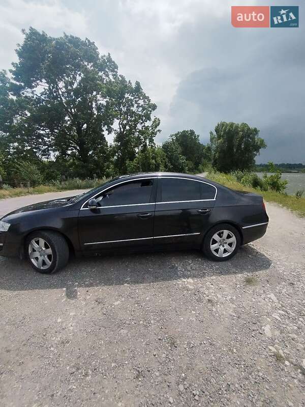 Седан Volkswagen Passat 2005 в Ланівці