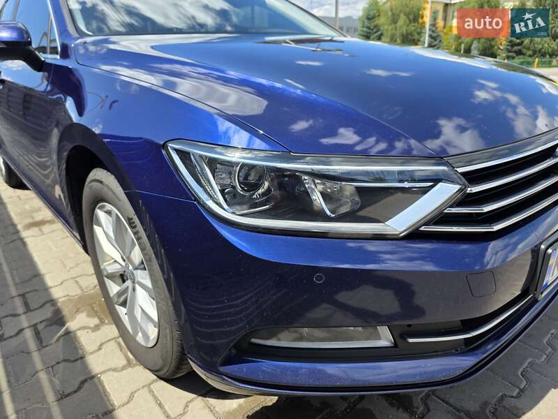Универсал Volkswagen Passat 2017 в Киеве