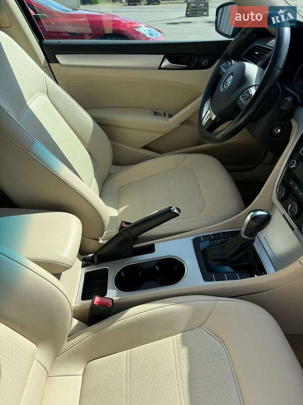Седан Volkswagen Passat 2012 в Умани