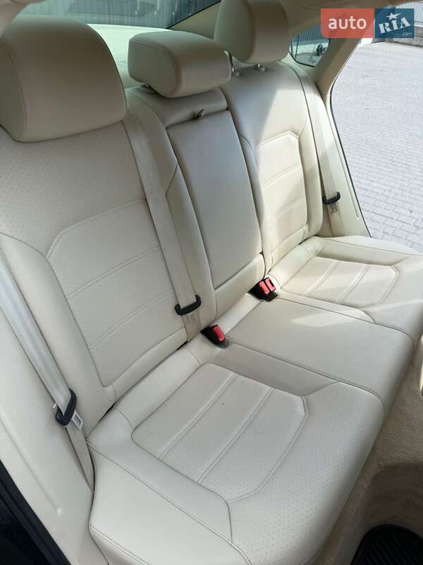 Седан Volkswagen Passat 2012 в Умани