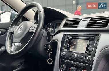 Седан Volkswagen Passat 2012 в 