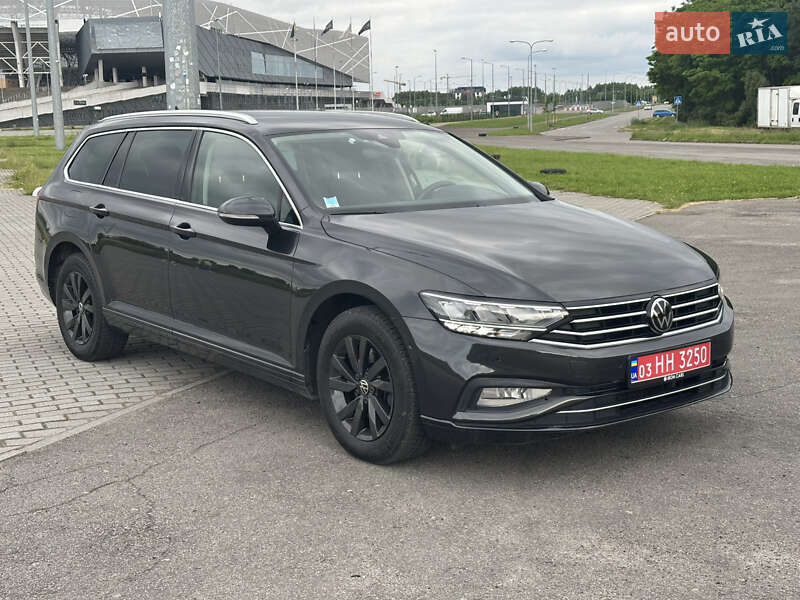 Универсал Volkswagen Passat 2022 в Львове