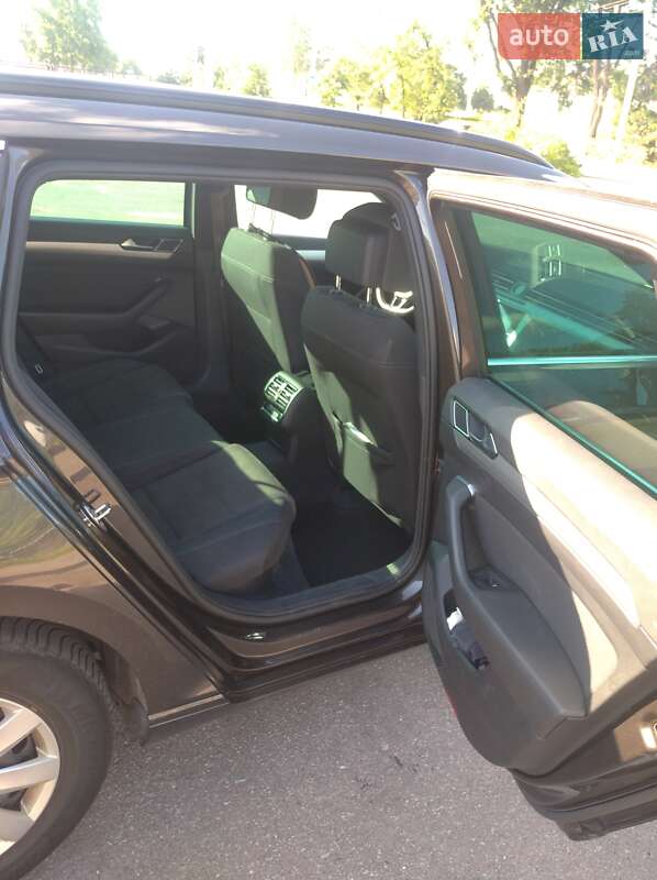 Универсал Volkswagen Passat 2017 в Житомире