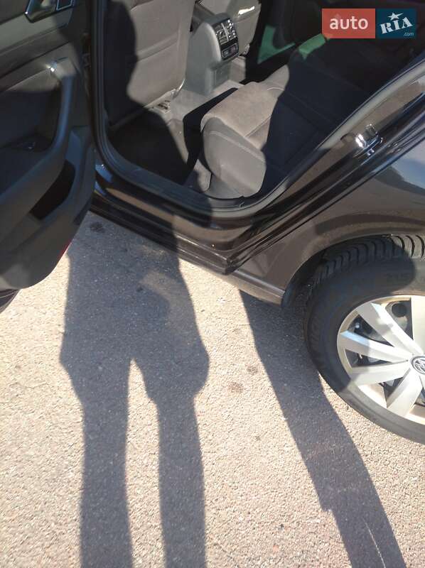 Универсал Volkswagen Passat 2017 в Житомире