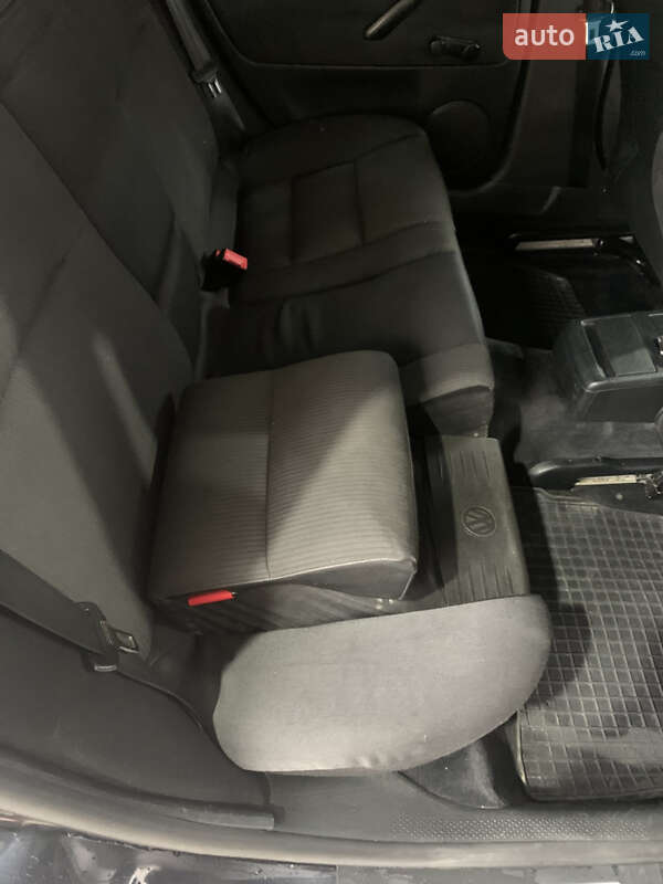 Седан Volkswagen Passat 2003 в Гоще
