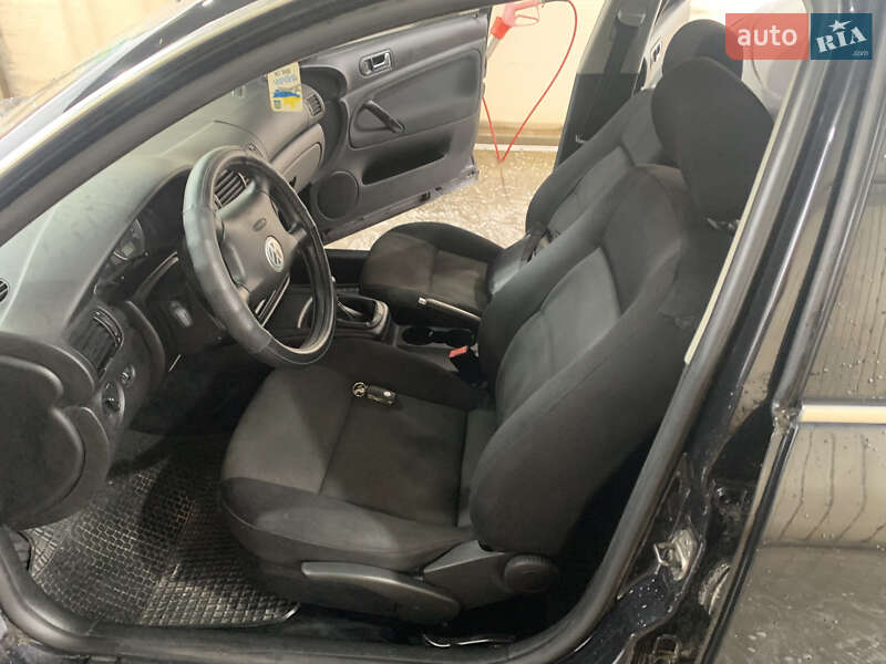 Седан Volkswagen Passat 2003 в Гоще