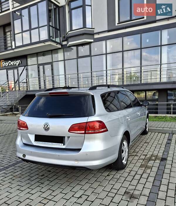 Універсал Volkswagen Passat 2012 в Івано-Франківську