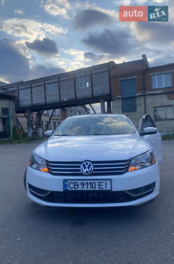 Седан Volkswagen Passat 2013 в Чернігові