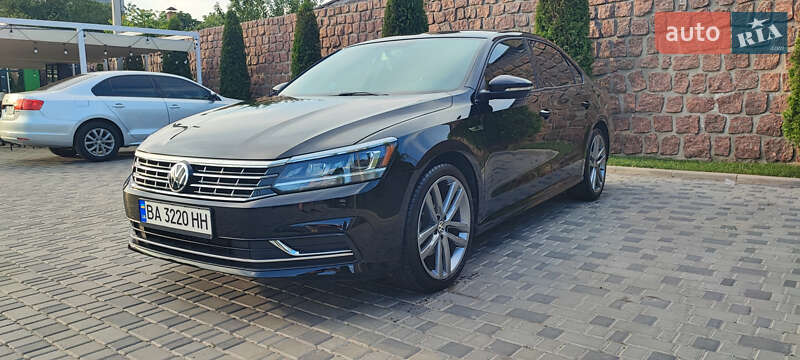 Седан Volkswagen Passat 2018 в Кропивницком
